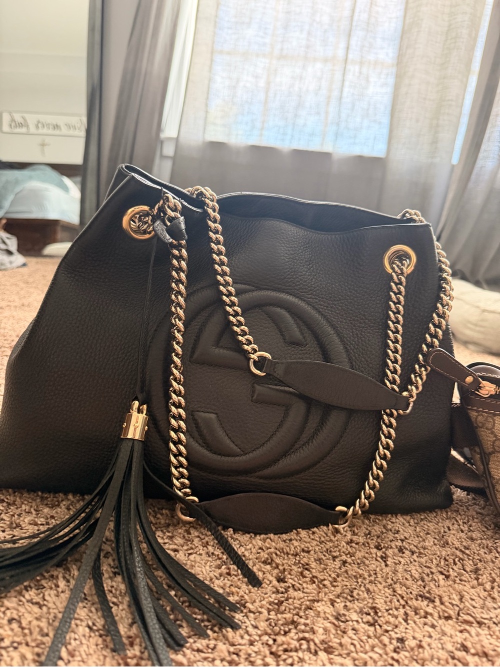 Gucci Black Pebbled Leather Soho Shoulder Bag with Gold Chain